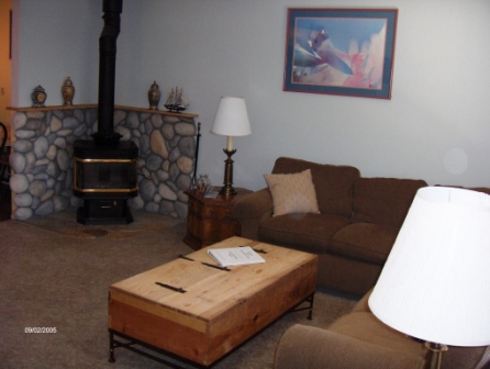 [Villa Tahoe Condo - Living Room]